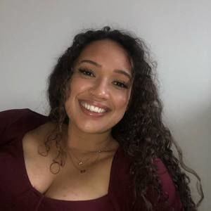 Meet your Posher, Abigail